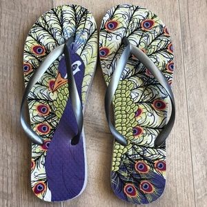 Peacock silver Flip Flops size 6